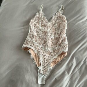 Boohoo white lace body suit